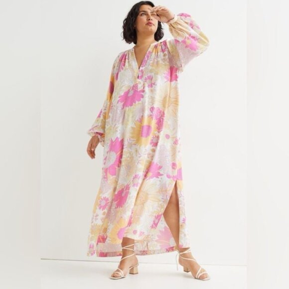 H&M Dresses & Skirts - H&M || Flowy Floral Long Sleeve Maxi Dress